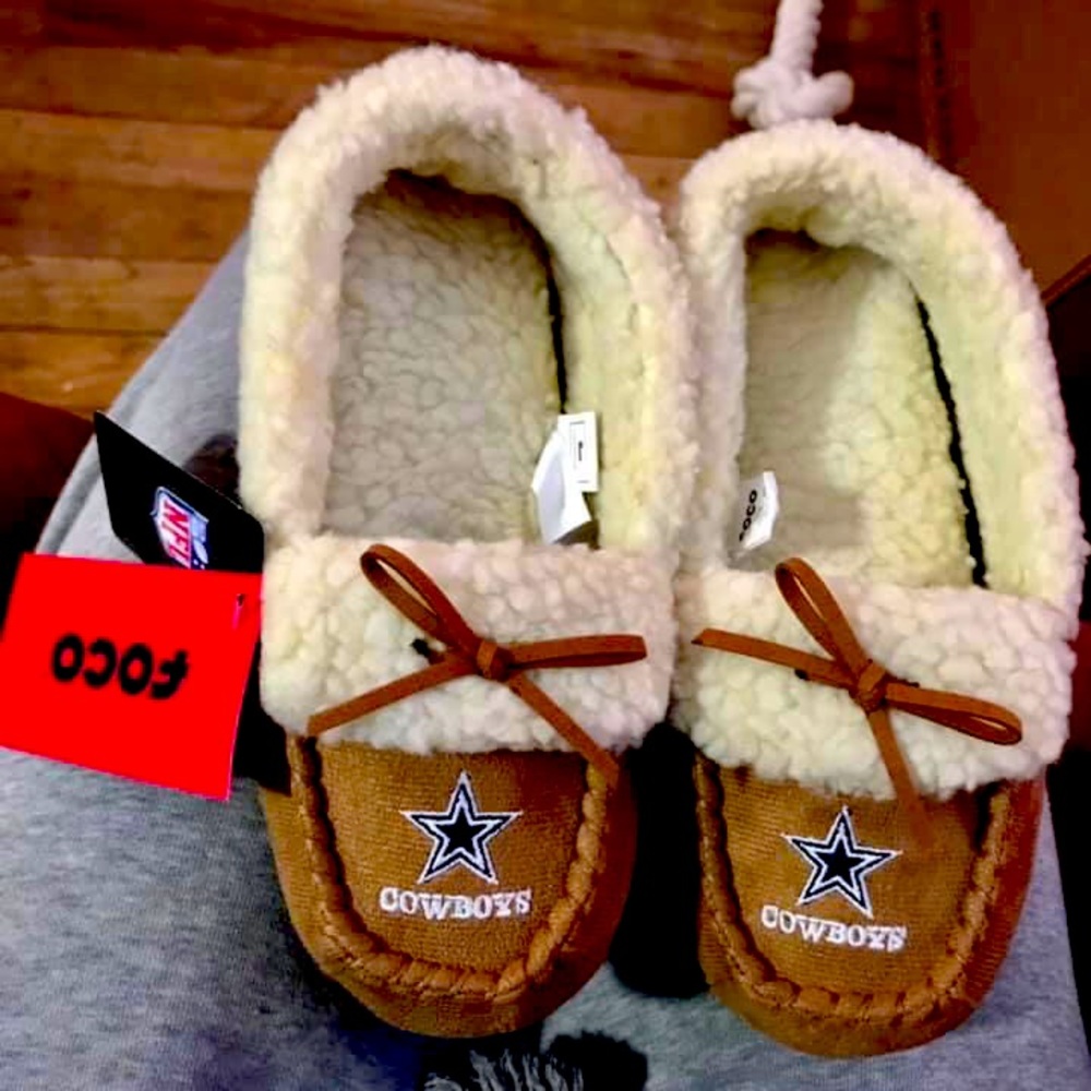 Youth Boys Dallas Cowboys moccasins size Large
